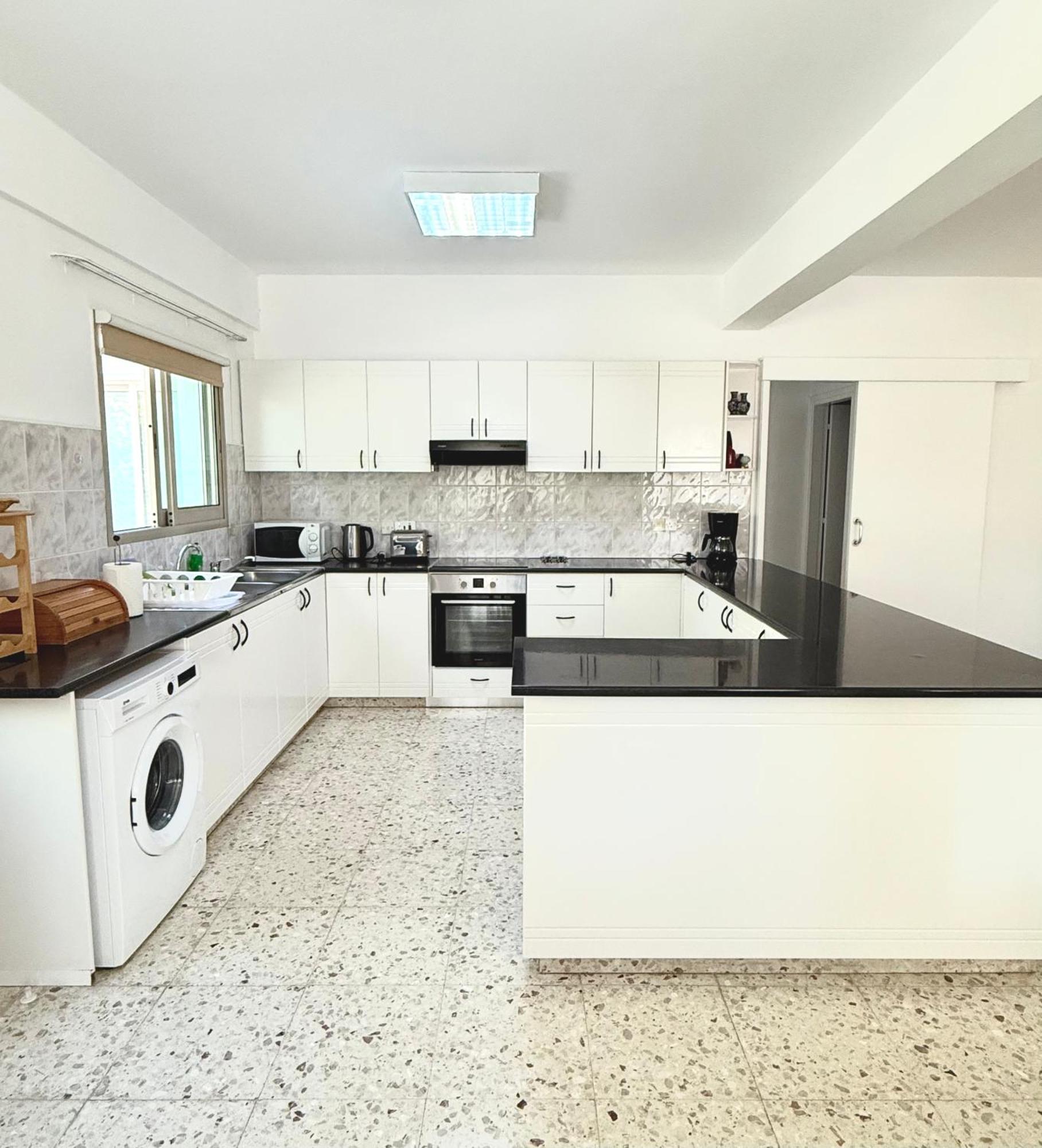 Himonas Apartments Pissouri Exterior photo