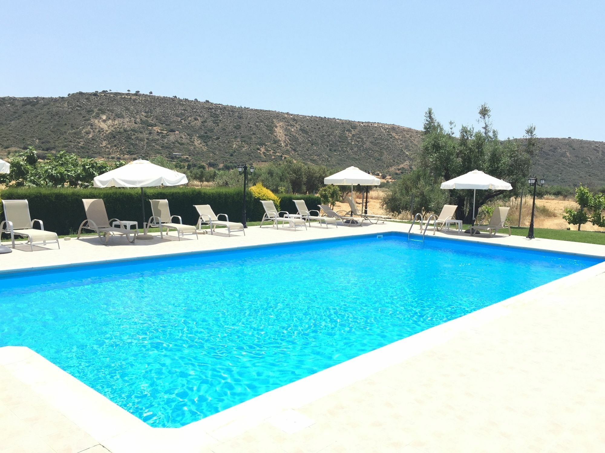Himonas Apartments Pissouri Exterior photo