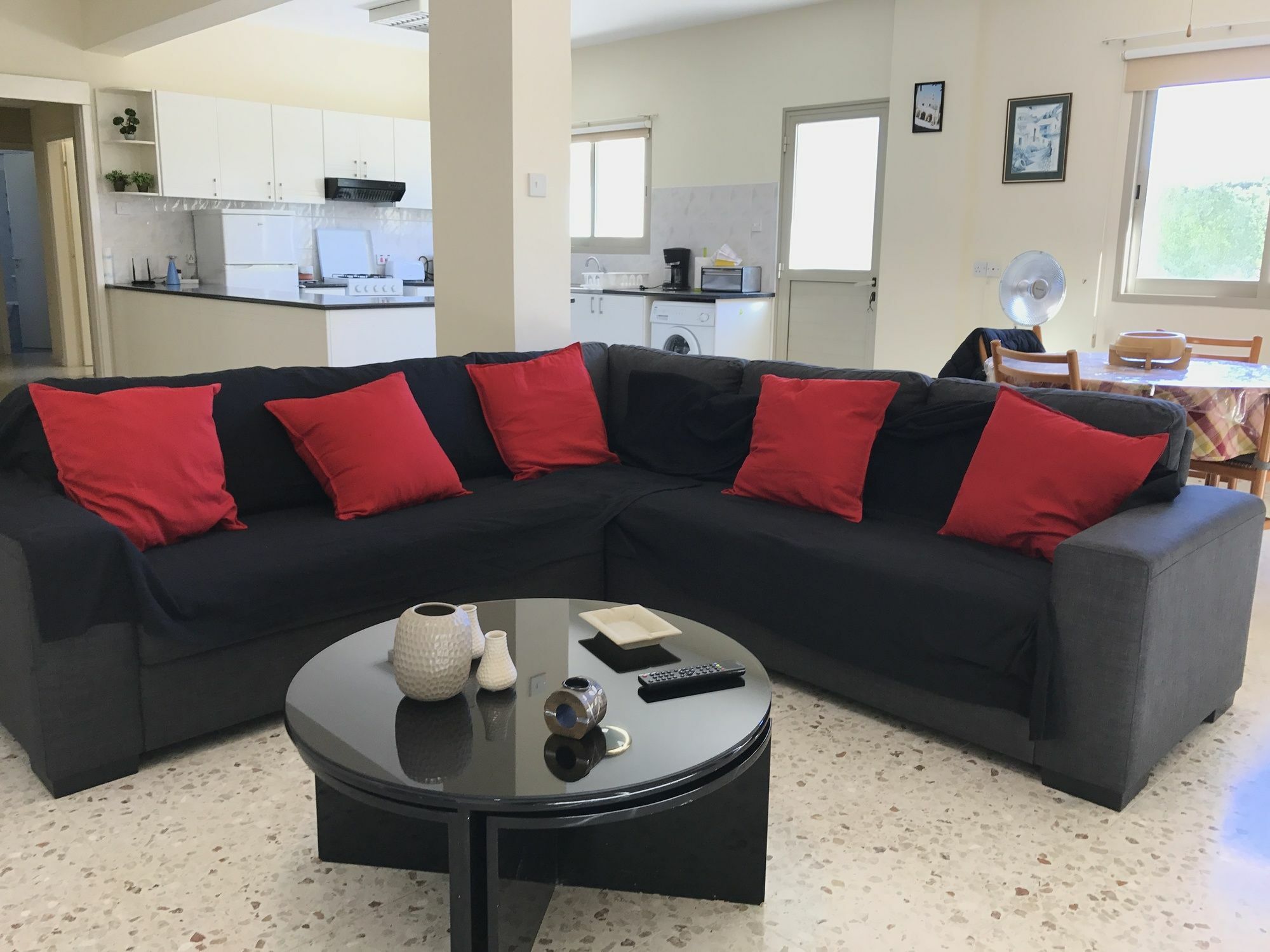 Himonas Apartments Pissouri Exterior photo