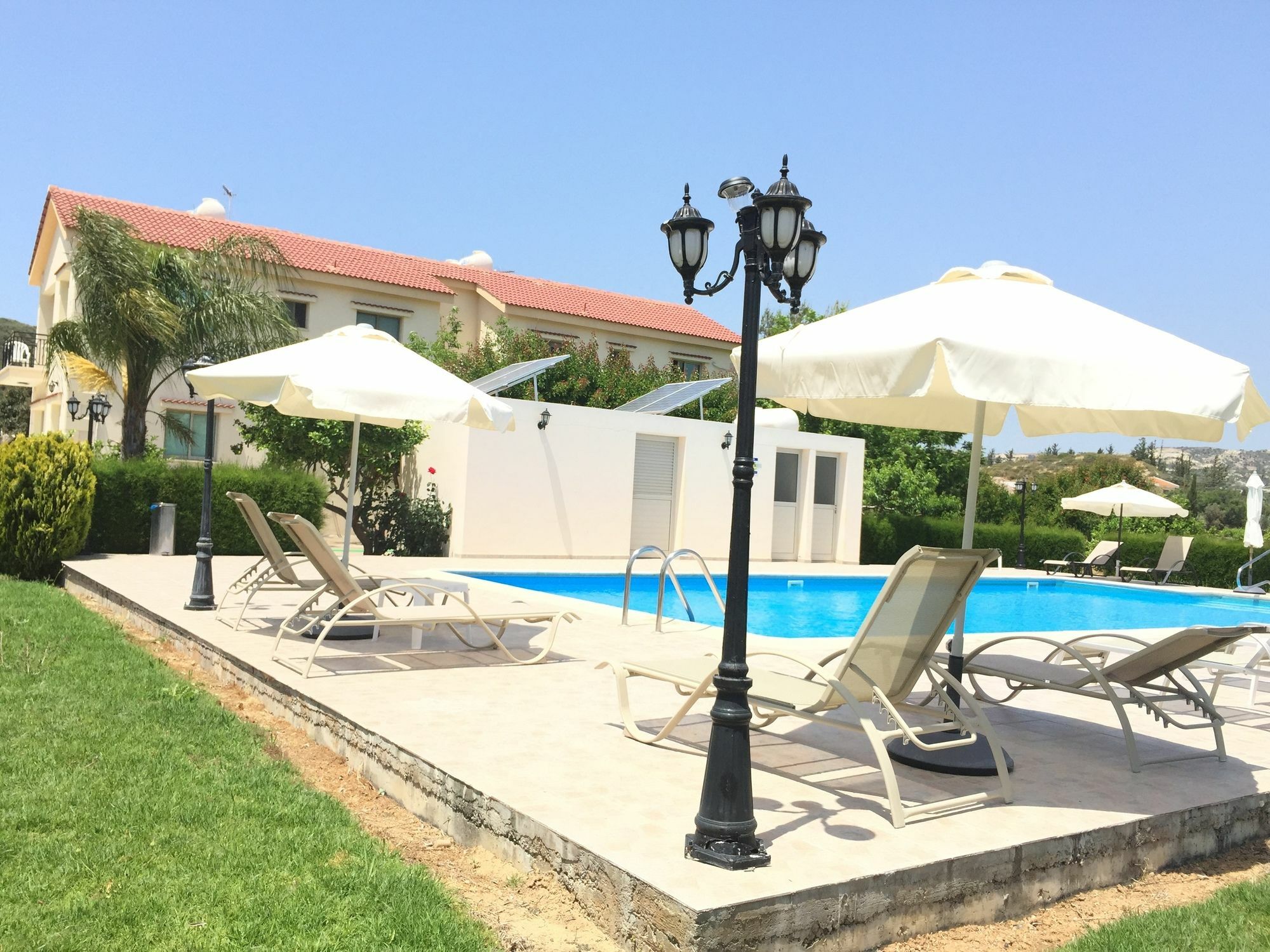 Himonas Apartments Pissouri Exterior photo